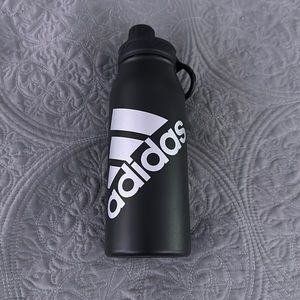 Black adidas bottle - 32 oz